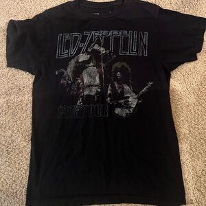 Vintage Led Zeppelin Black Graphic 1975 tour T-Shirt